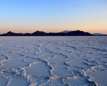 Sonnenuntergang in der Salzwüste