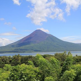 Blick auf den Vulkan Momotombo