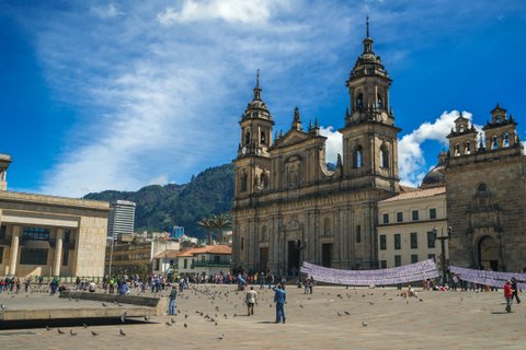 kolumbien selbstfahrer - Platz vor Kathedrale