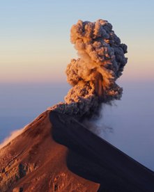 Vulkan Fuego bricht aus
