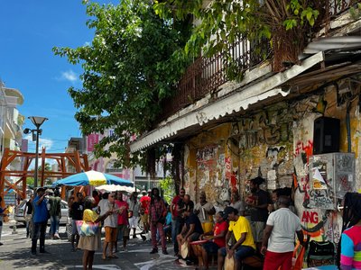 Buntes Stadtleben von Pointe-a-Pitre - Guadeloupe & Dominica Highlights