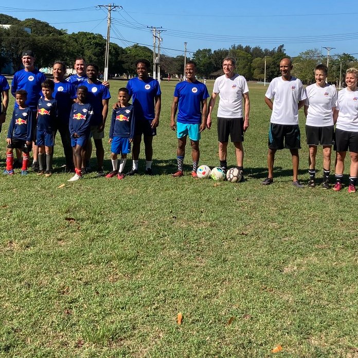 Fußballteam aus Deutschland und Kuba