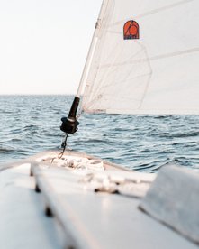 Segelboot auf dem Meer