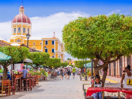Nicaragua Rundreise - belebte Straßen in der Kolonialstadt Granada