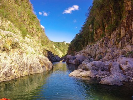 ??????????????????????????????????????????????????????????? somoto canyon, Nicaragua, river in the middle of the canyon