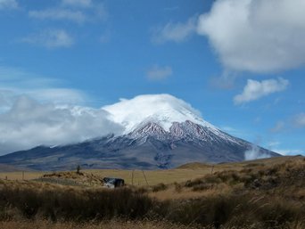 Der Vulkan Cotopaxi aus der Ferne
