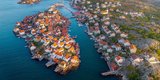 Stadt auf Insel von oben Schweden