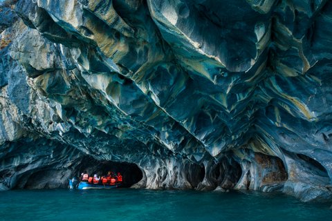 Patagonien Reise - Boot in den Marmorhöhlen