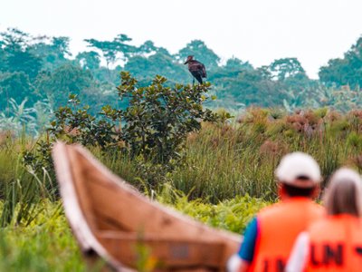 2 Peronen im Kanu - Beste Reisezeit Uganda