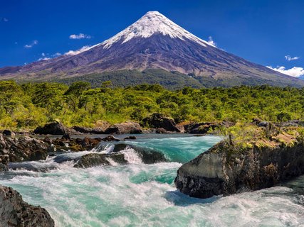 Patagonien Gruppenreise - Petrohue Wasserfall vor dem Vulkan Osorno