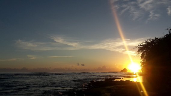 Costa Rica 21 Tage - Sonnenuntergang über einem Strand