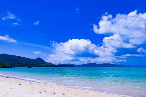 Japan Naturreise - kristallklares wasser am strand