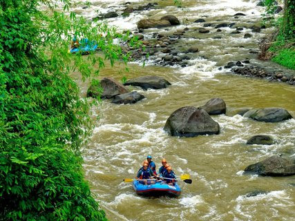 Costa Rica Roadtrip - Rafting auf einem Fluss