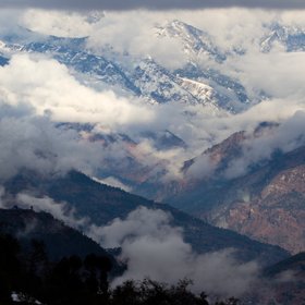 Rolling Hills in Nepal, Wolken