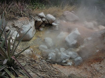 Costa Rica Rundreise 2 Wochen - dampfende Fumarole