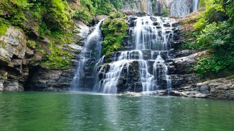 Nauyaca Wasserfall im Dschungel Costa Ricas