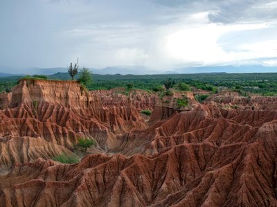 Felsenlandschaft der Wüste Tatacoa - Kolumbien Highlights