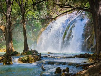 Wasserfall im Dschungel bei Chiapas, mexiko