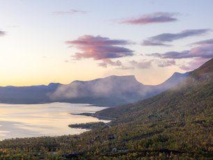 Ausblick auf eine schöne Landschaft in Schweden