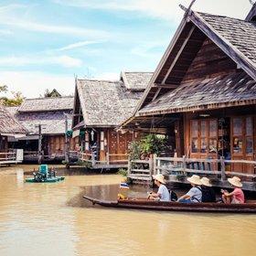 Wasserwege zwischen Häusern