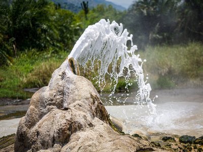 Heiße Quellen - Uganda Highlights
