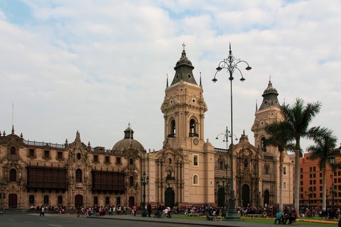 Peru und Bolivien Rundreise - Katedrale an einem Platz
