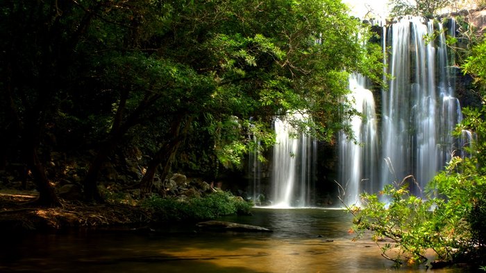 Wasserfall im Regenwald von Costa Rica