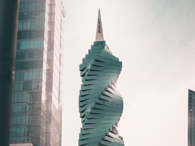 gedrehtes Hochhaus - Highlights in Panama