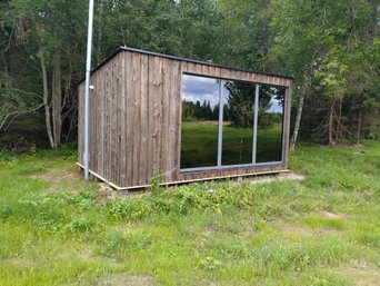 Außenansicht Luxusbärenhütte Estland