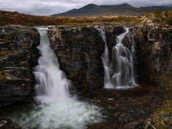 Wasserfälle im Dovrefjell bei herbstlicher Stimmung
