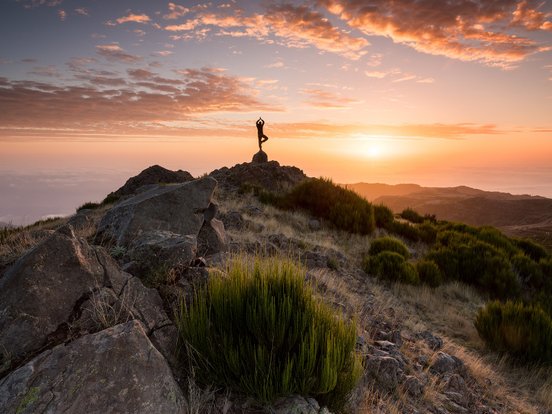 madeira reisen - Bergspitze beim Sonnenaufgang