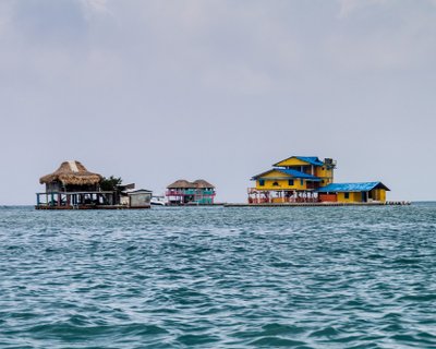?????????????????????????????????????????????????????????? Floating guesthouses in San Bernardo archipelago, Colombia