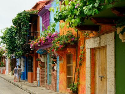 farbenfrohe Straße Cartagena - Kolumbien Highlights