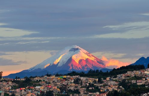 Ecuador Gruppenreise - Blick auf beschneiten Vulkan