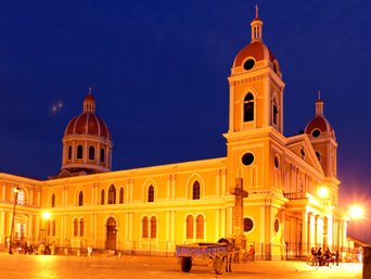 Granada bei Nacht