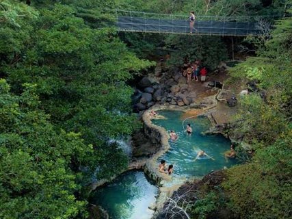 Costa Rica Familienreise - Naturpools und Hängebrücke