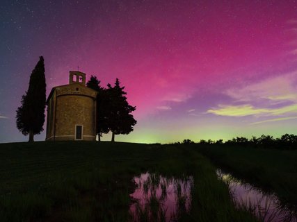 Gruppenreise Toskana - Polarlichter über Chapel Vitaleta