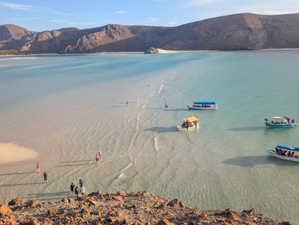Mexiko Rundreise - traumhafter Strand mit feinem Sand und Booten