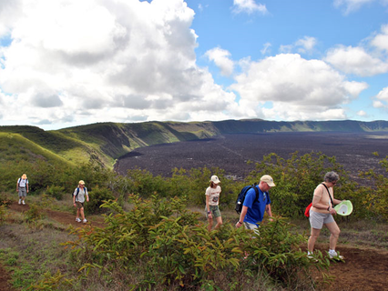 Ecuador Gruppenreise - Wanderer am Vulkan