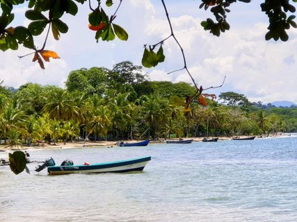 Costa Rica Karibik - Boote am Strand