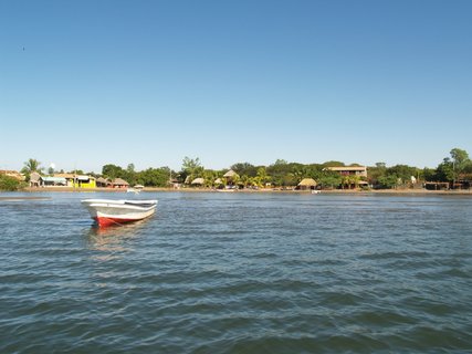 Nicaragua Rundreise - Fischerboot mit Blick auf den Strand
