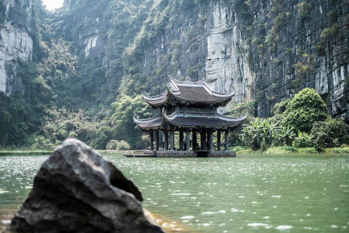 Temple auf Fluss - Reisebericht Vietnam