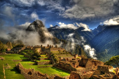 Gruppenreise Peru - Machu Picchu in warmes Licht gehüllt