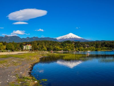 Pucon in chile.. blick auf vulcan und See
