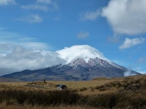Der Vulkan Cotopaxi aus der Ferne