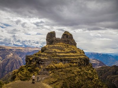 Unbekanntes Peru: Gemäuer von Waqra Pukara