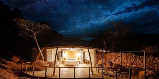 Zimmer der Onduli Ridge Lodge bei Nacht