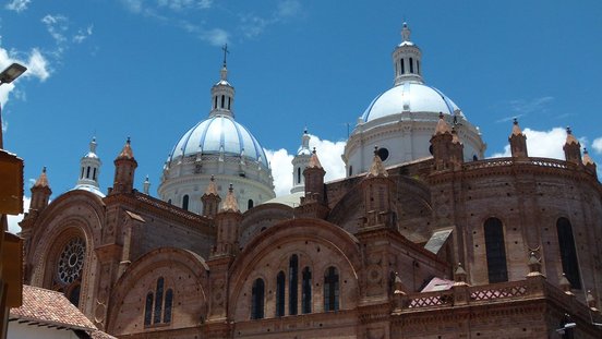 Kathedrale Nahaufnahme Türme in Ecuador