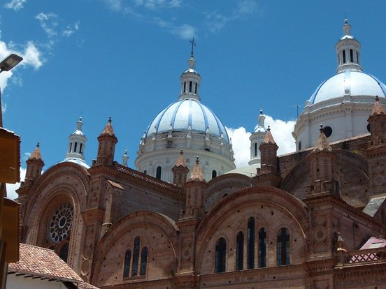 Kathedrale Nahaufnahme Türme in Ecuador