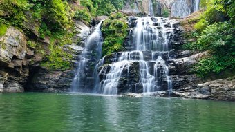 Nauyaca Wasserfall im Dschungel Costa Ricas
